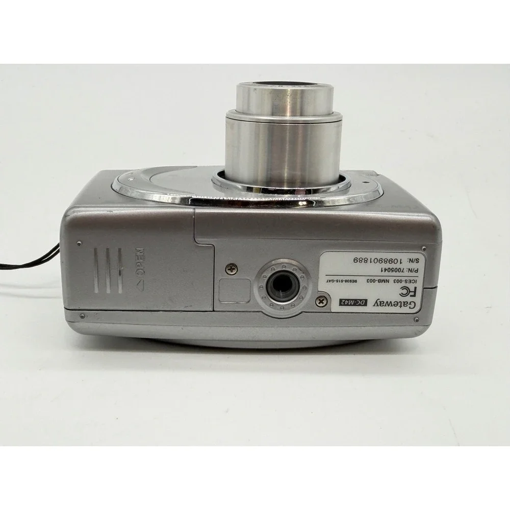 Gateway DC-M42 Digital Camera Silver 4.1MP 3X Optical Zoom Vintage Y2K Digicam